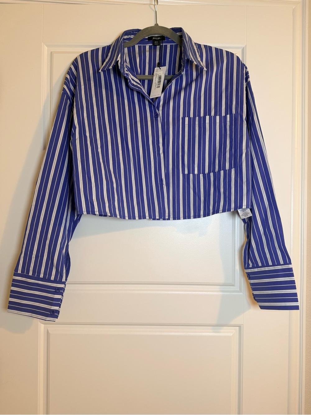 NWT Nasty Gal size 4 Blue & White Stripe Cropped Button-Up Shirt